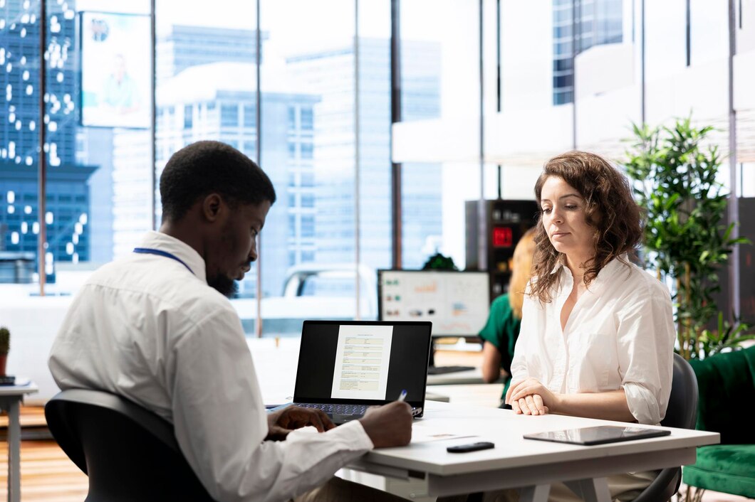 Improving Employee Retention and Compliance Using Advanced HR Management Software in Dubai